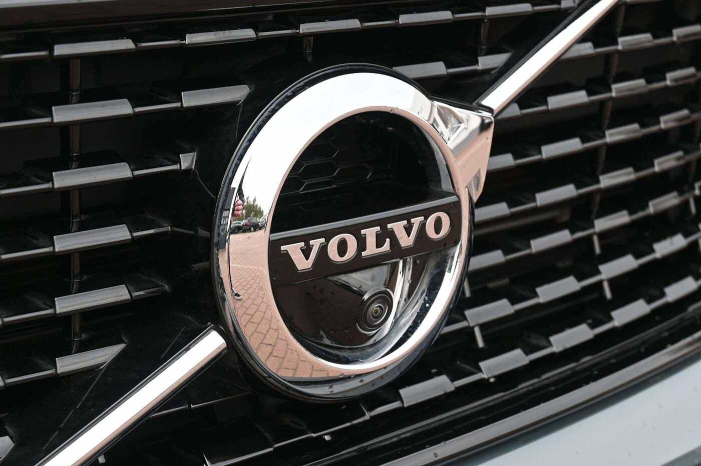 Volvo  T4 Recharge R-Design*FSHZG*PANO*360°*ACC