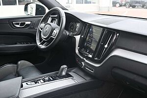 Volvo  B4D AWD R-Design*LED*PANO*STHZ*H&K*LUFT*HUD