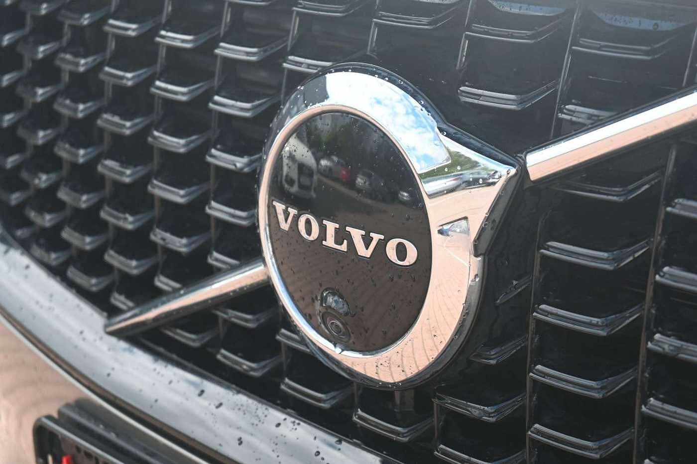 Volvo  ULT DARK AWD *BLIS*360°*ACC*STHZ*HUD*B&W*7S