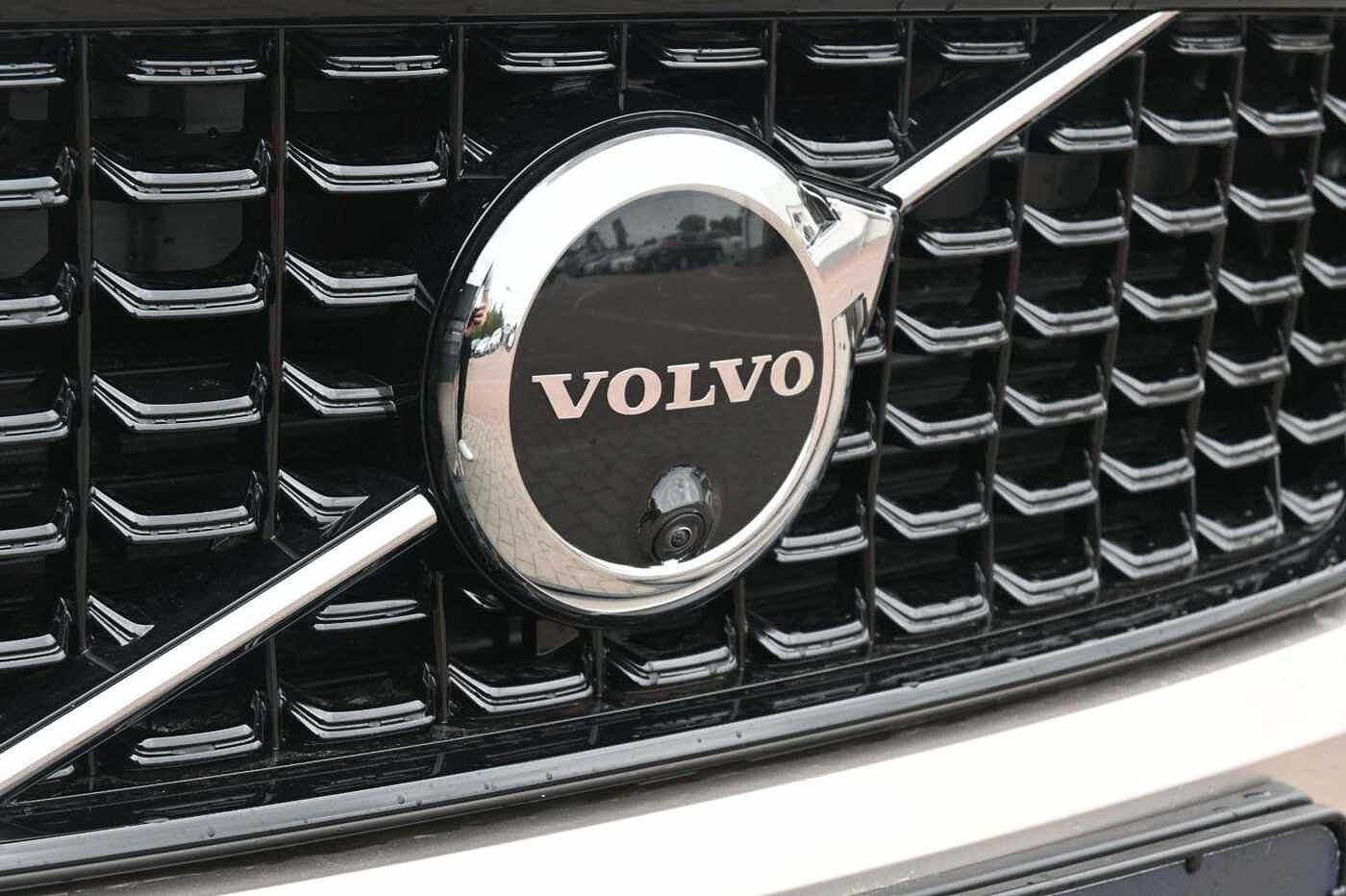 Volvo  B4 DKG Plus Dark*STDHZG*360°*H&K*ACC*AHK