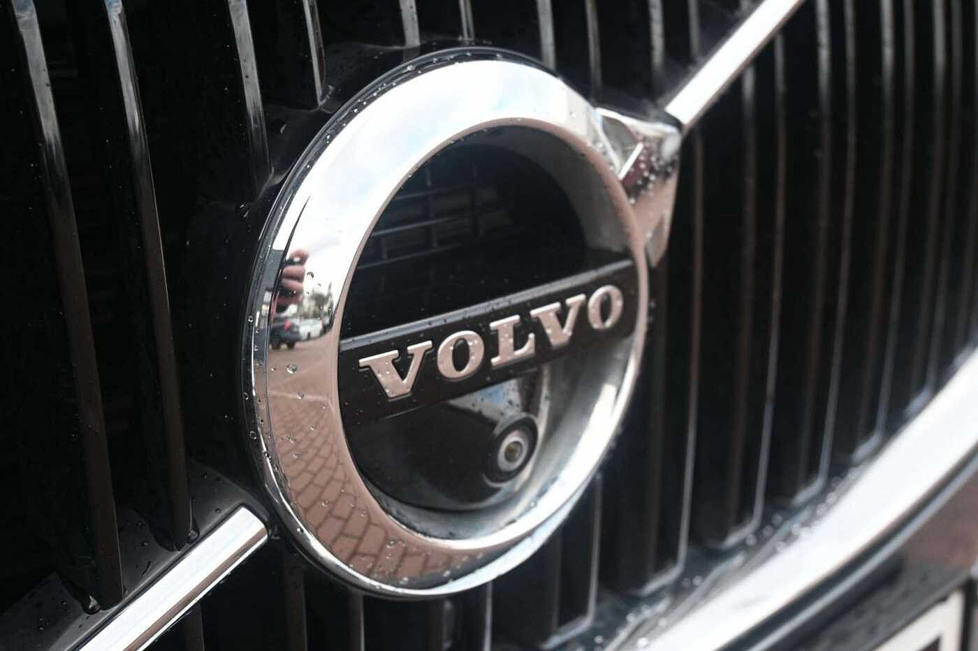 Volvo  D5 AWD*360°*PANO*STDHZG*7Si*MIETKAUF mögl.