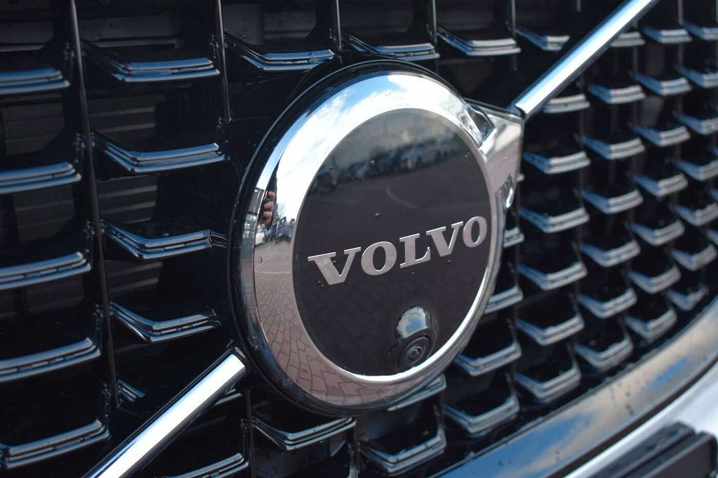 Volvo  B5 D AWD Ultimate Dark*STDHZG*360°*ACC*AHK