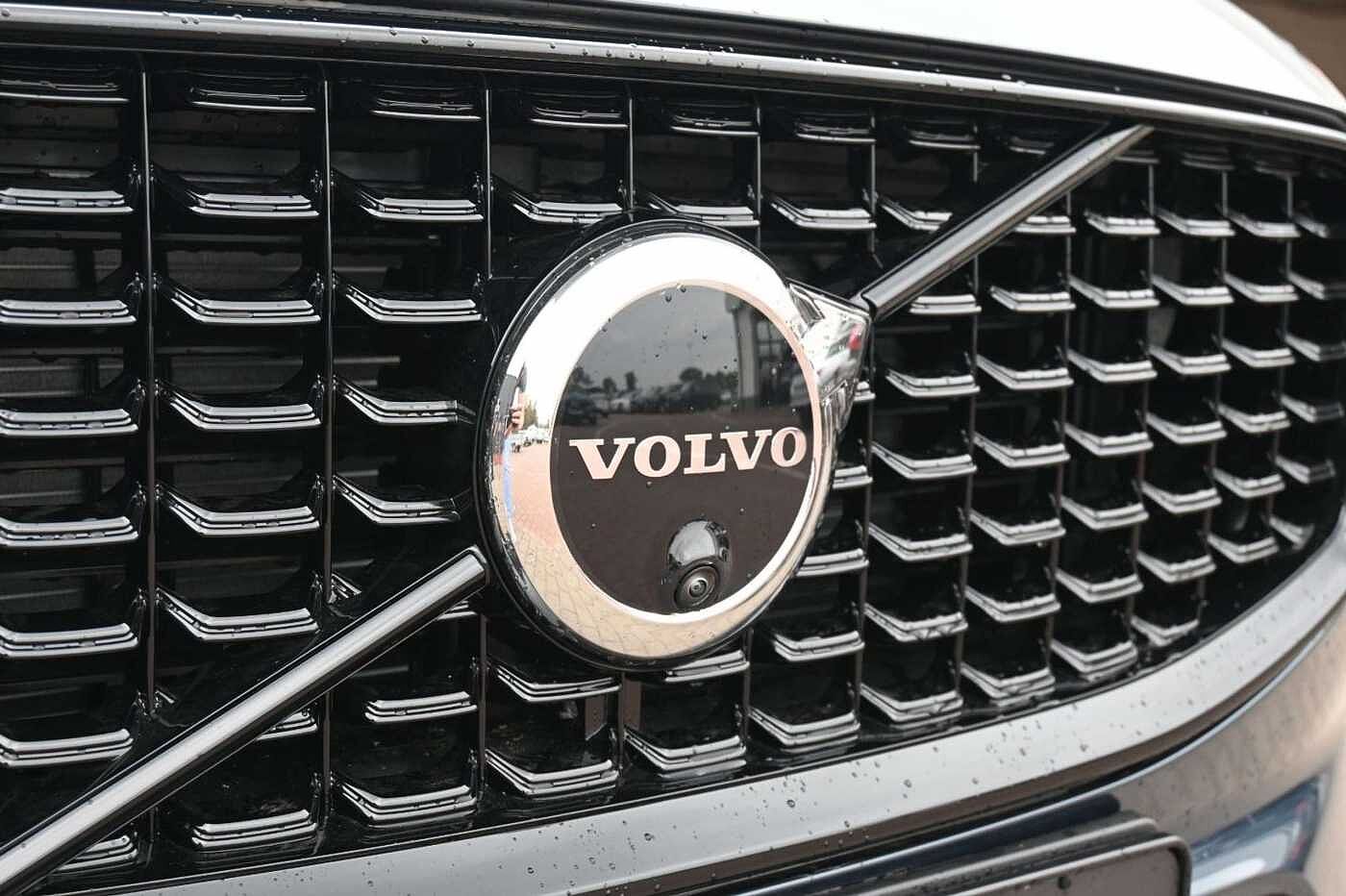 Volvo  B4 D AWD Ultimate Dark*STDHZG*360°*ACC*AHK