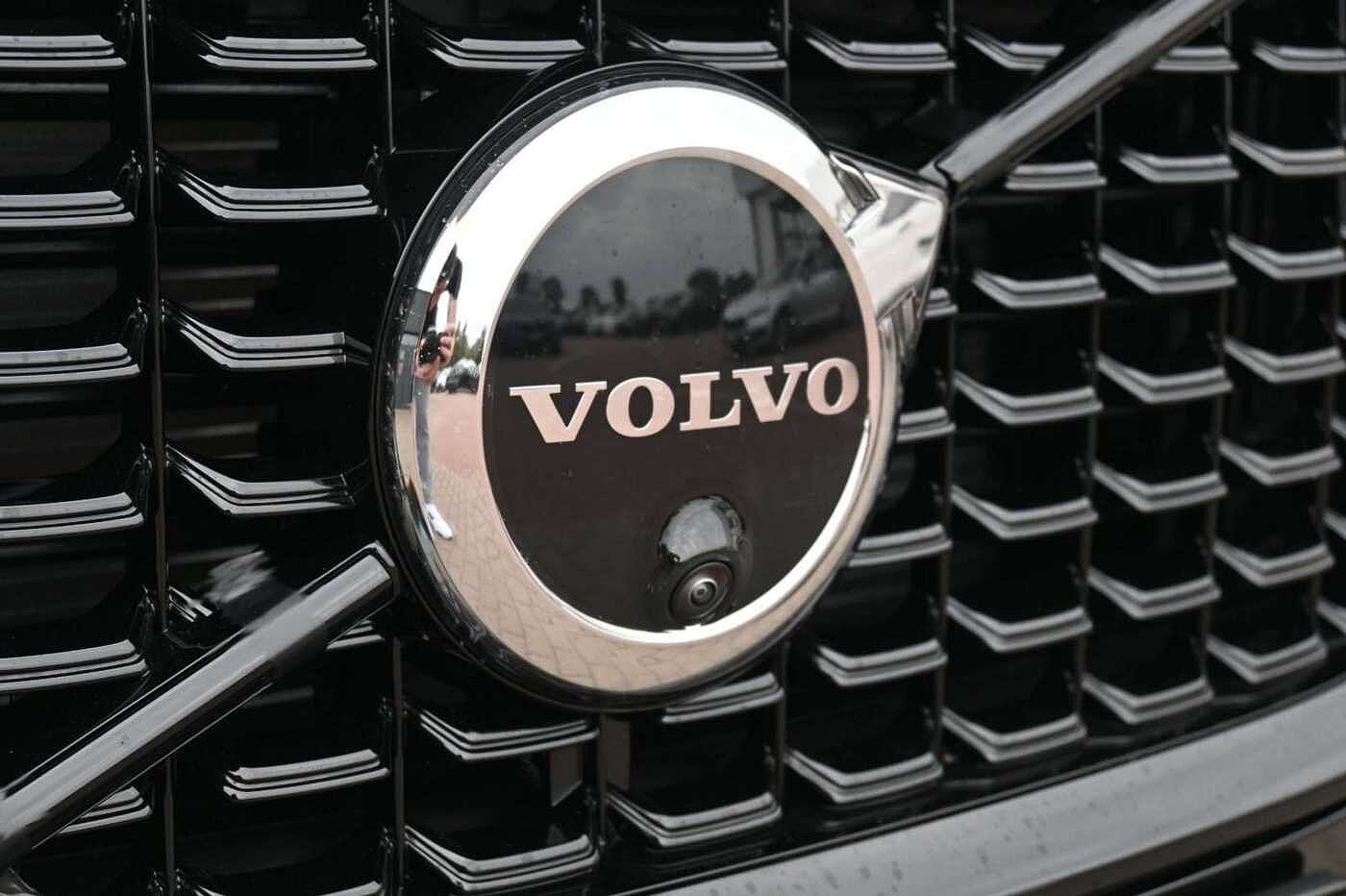 Volvo  B4 AWD Plus Dark*STDHZG*360°*ACC*MAPS*AHK