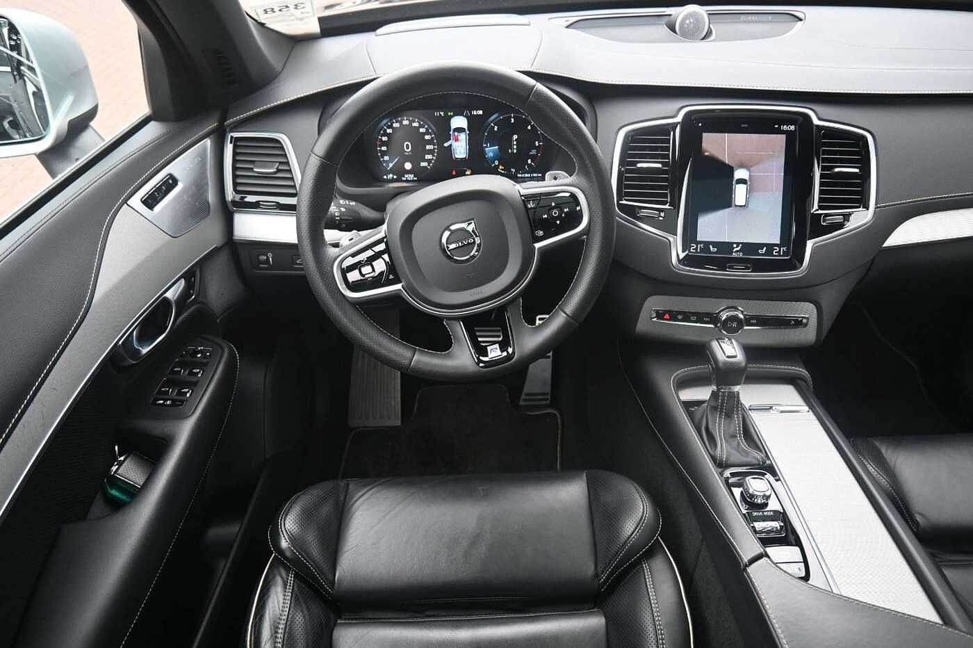 Volvo  D5 R Design AWD*360°*LUFT*B&W*PANO*