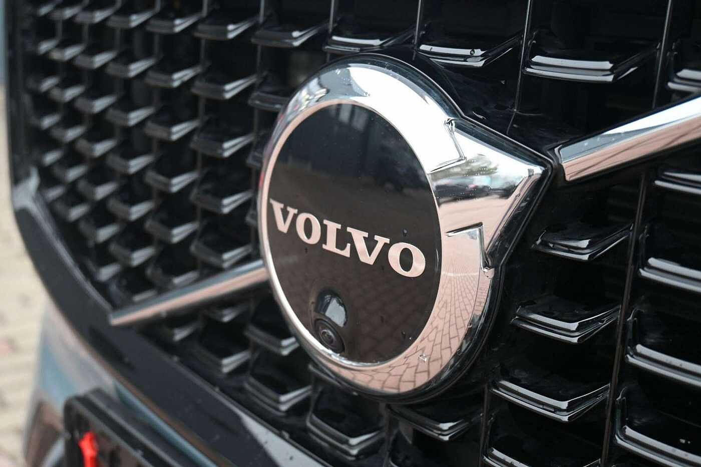 Volvo  B4 D AWD Plus Dark*STDHZG*360°*BLIS*ACC