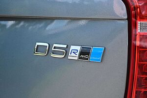 Volvo  D5 AWD*R-Design*STHZ*360°*LUFT*AHK*MIETKAUF