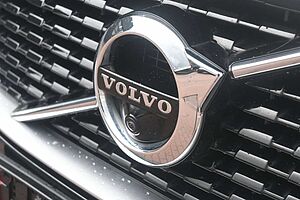Volvo  D5 R Design AWD*360°*LUFT*B&W*PANO*