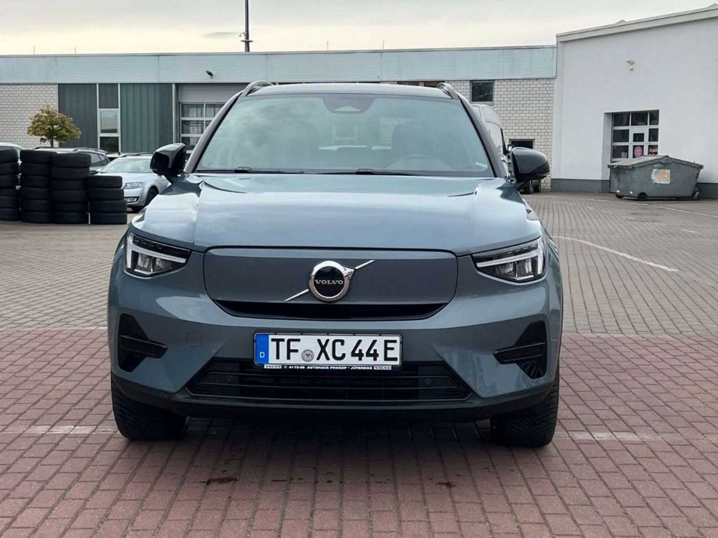 Volvo  Plus Recharge Pure Electric AWD