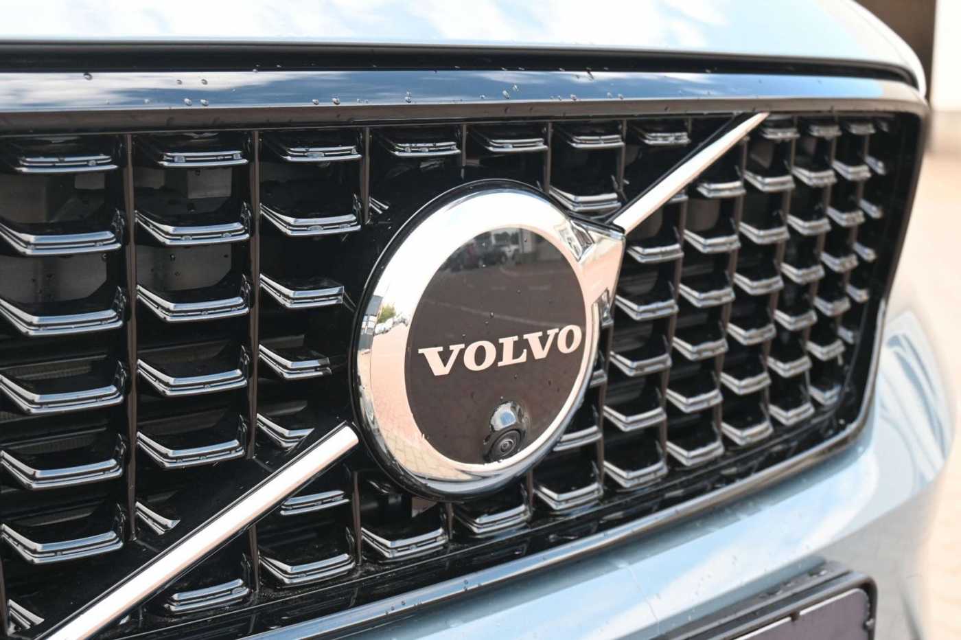 Volvo  B4 AWD DKG Ultimate Dark*STDHZG*360*ACC*AHK