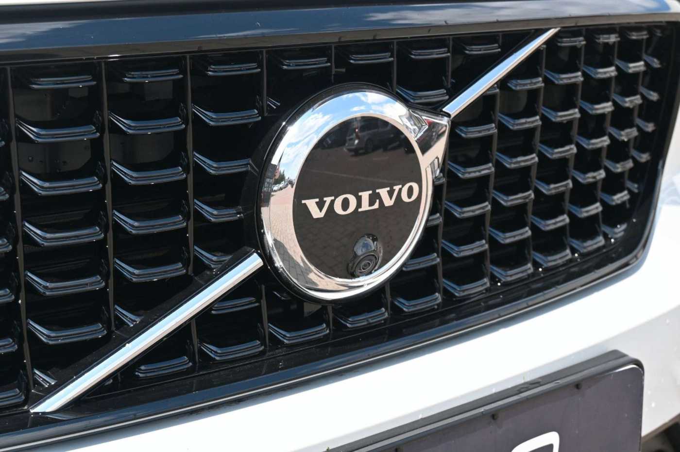 Volvo  B4 AWD DKG Ultimate Dark*STDHZG*360°*ACC*