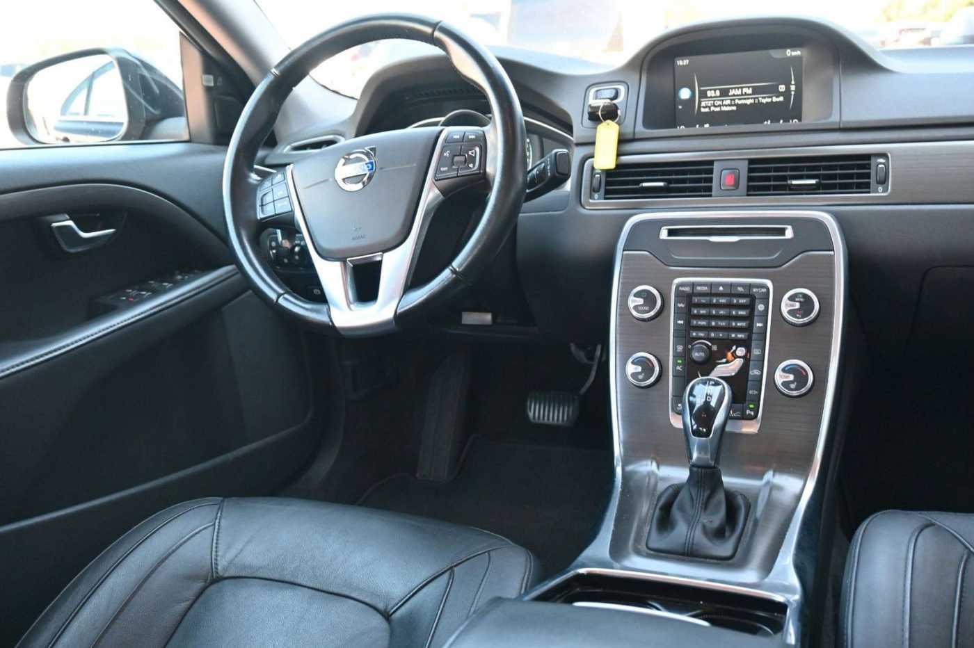 Volvo  D4 Mom*AT*ACC*NAV*SITHZ*PANO*XEN*MIETKAUF