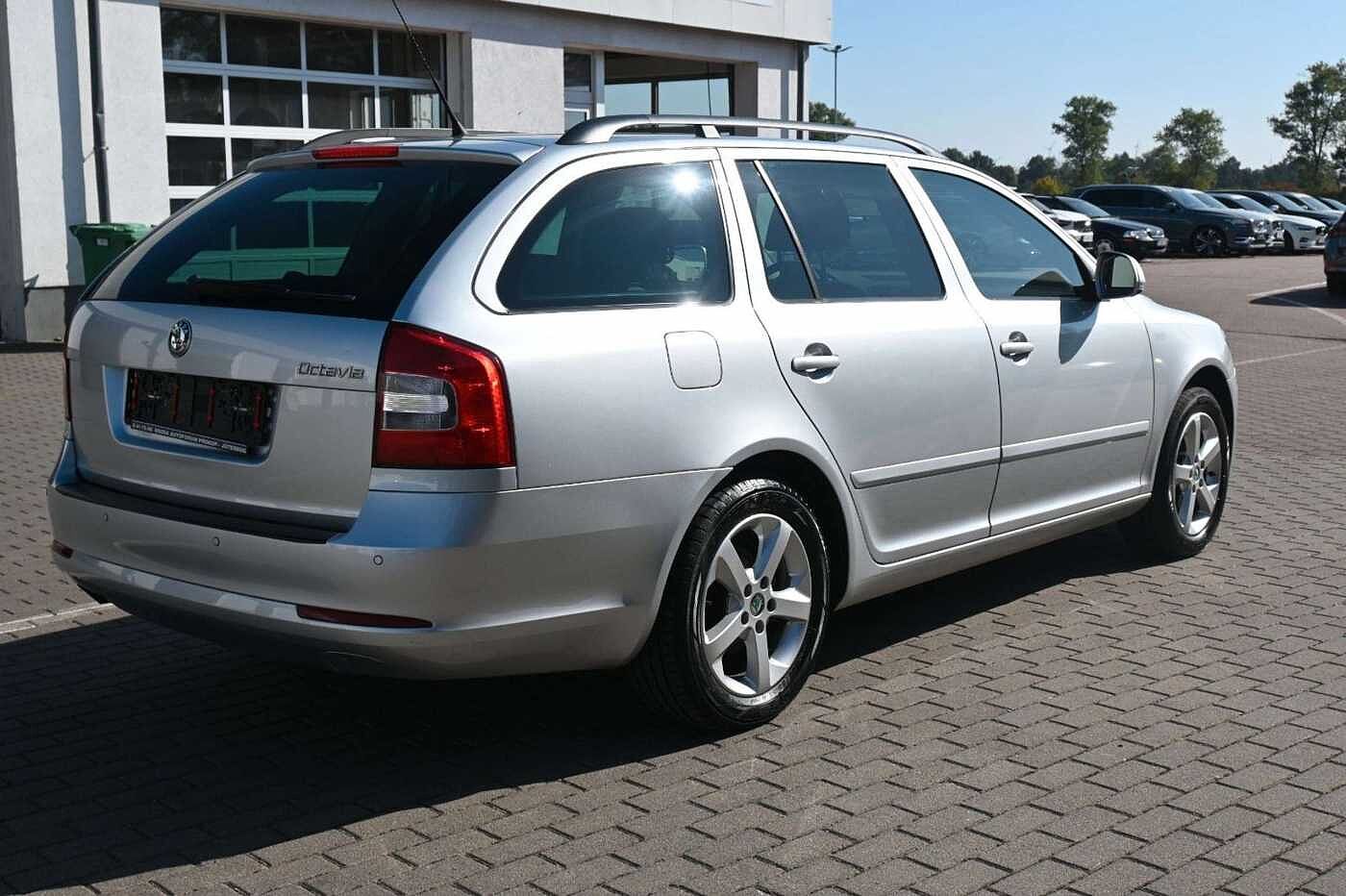 SKODA  Combi Family 2.0 TDI Schalter*PDC*Klimaa