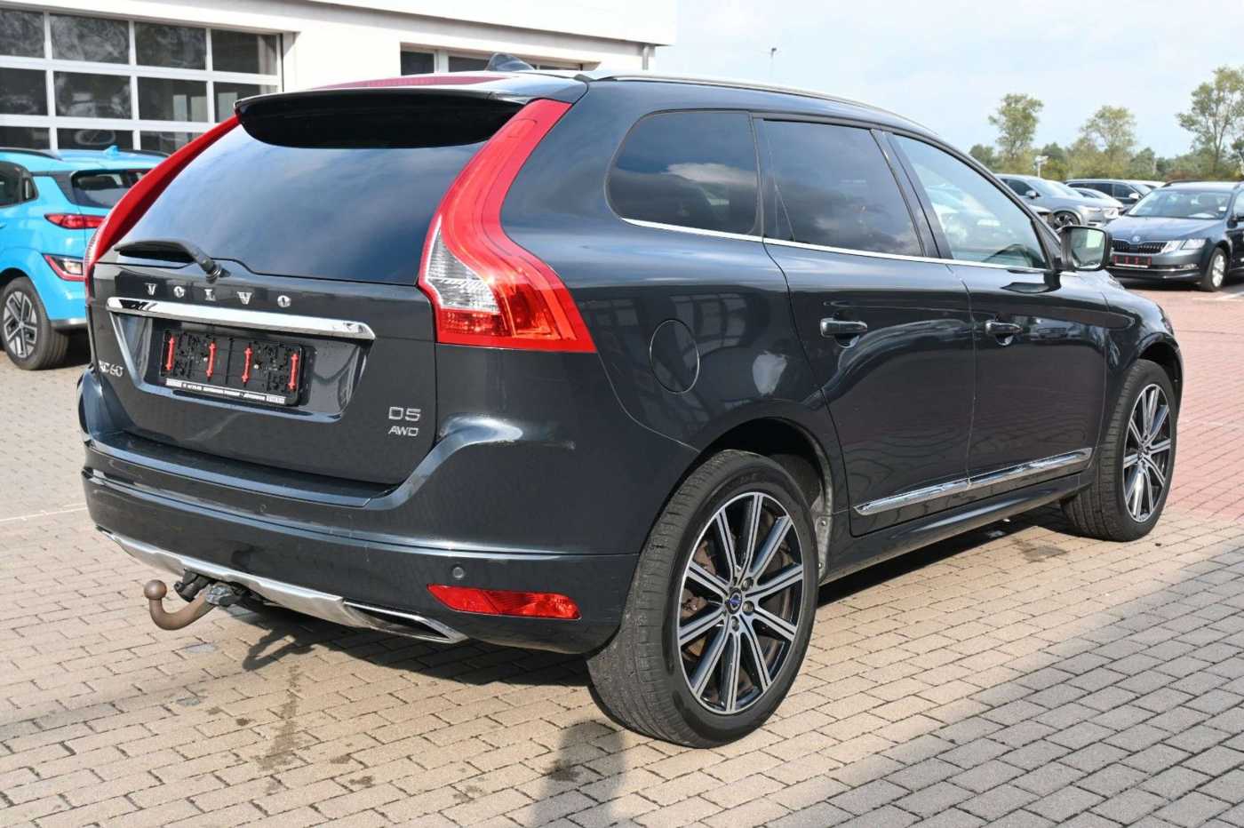 Volvo  D5 AWD Autom. Summum*NAVI*BLIS*AHK