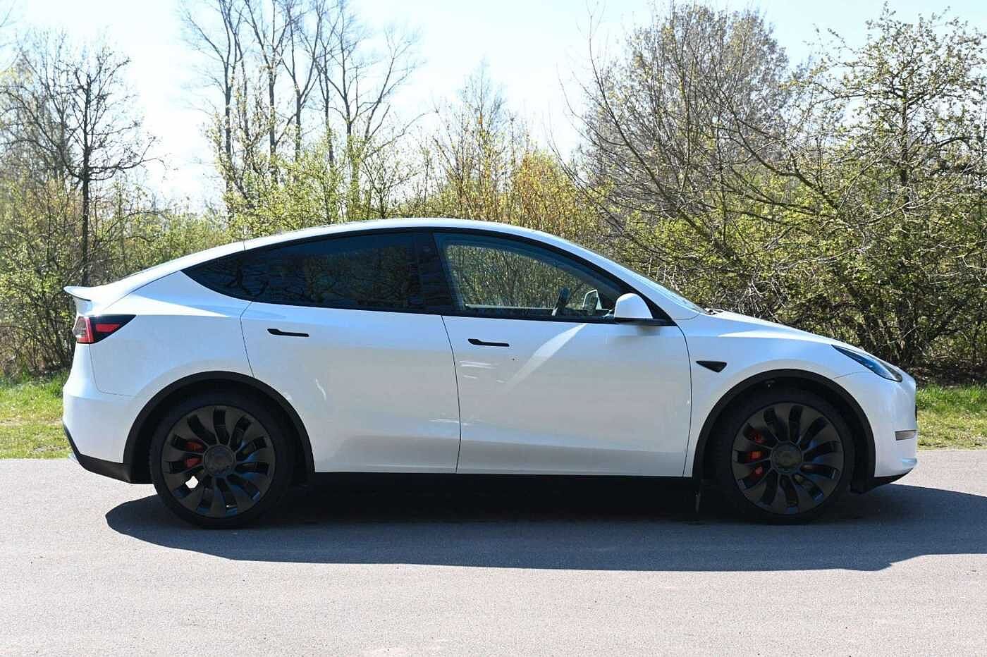 Tesla  Performance Dual Motor AWD