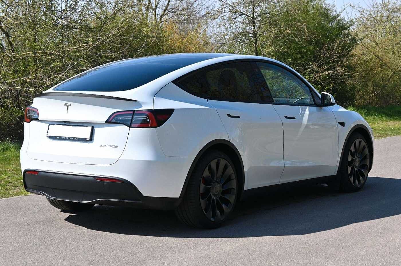 Tesla  Performance Dual Motor AWD