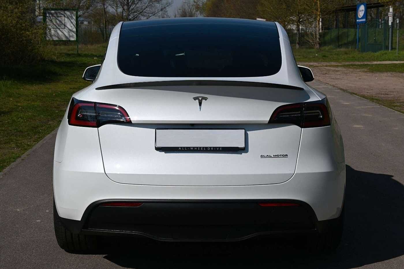 Tesla  Performance Dual Motor AWD