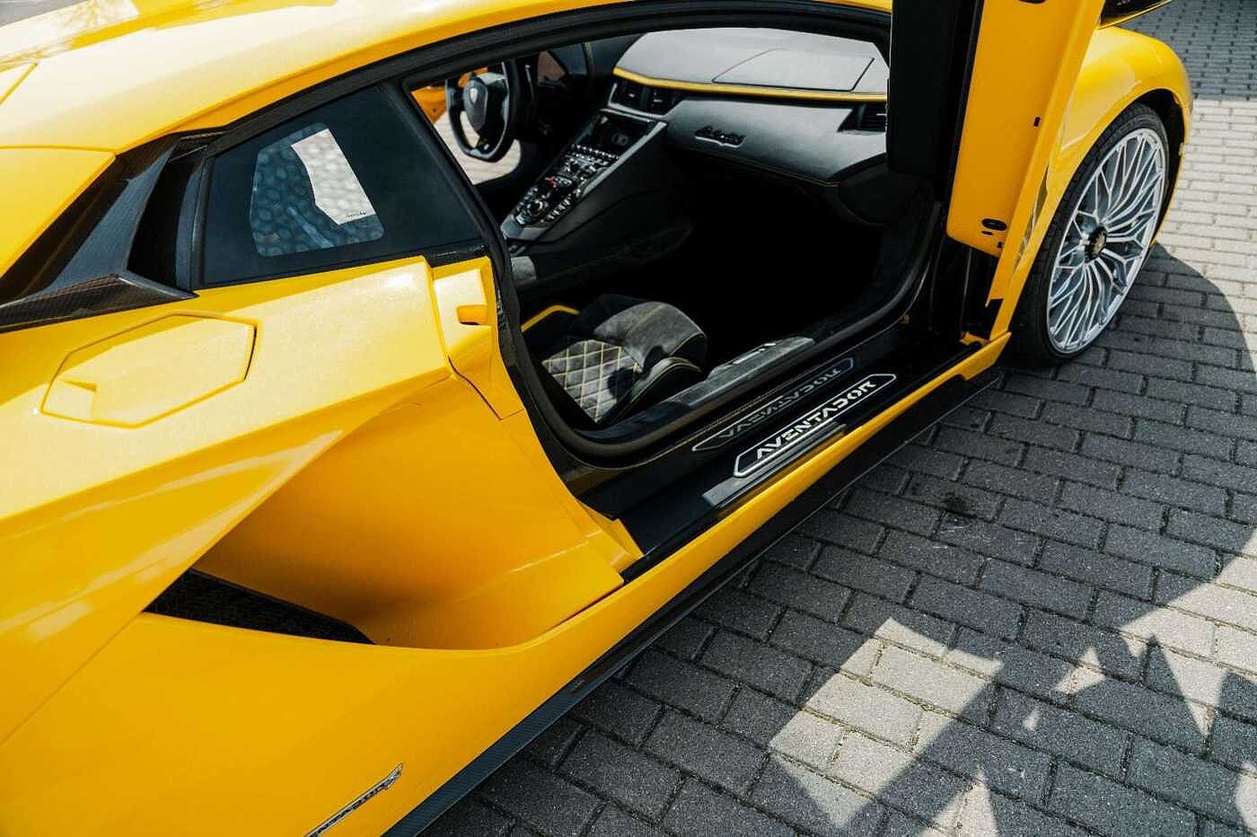 Lamborghini  S VOLL Ausstattung *Mietkauf möglich