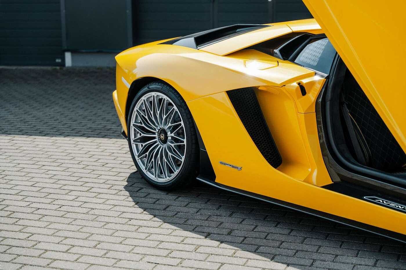 Lamborghini  S VOLL Ausstattung *Mietkauf möglich