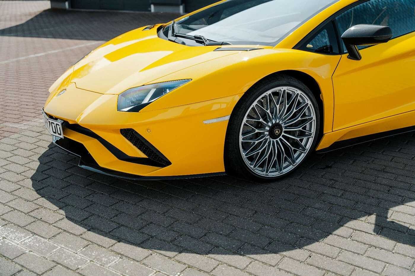 Lamborghini  S VOLL Ausstattung *Mietkauf möglich