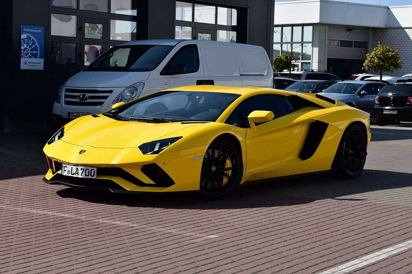 Lamborghini  S *Mietkauf möglich*