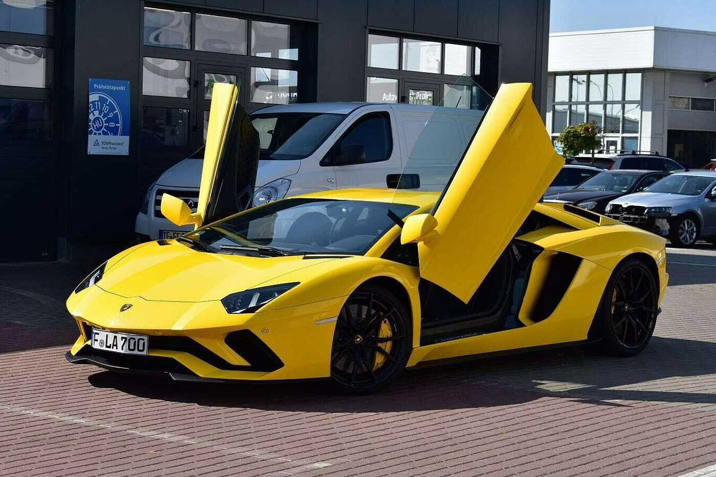 Lamborghini  S *Mietkauf möglich*