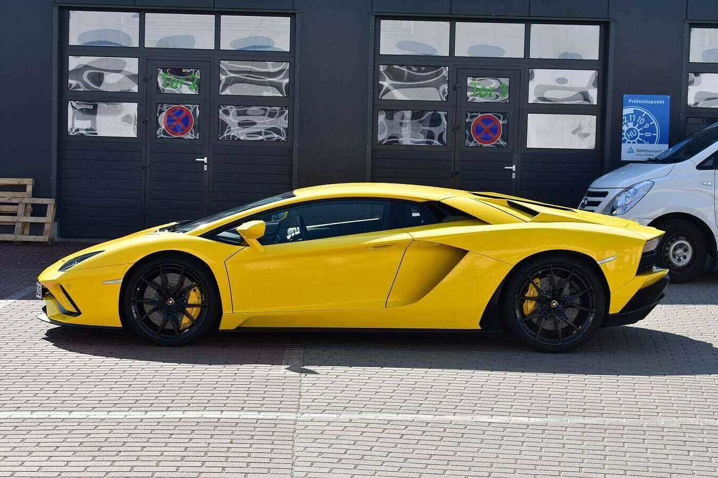 Lamborghini  S *Mietkauf möglich*