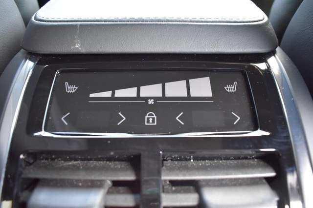 Volvo  D5 R Design*LUFT*AHK*RFK*Carbon*VOLL-LED*
