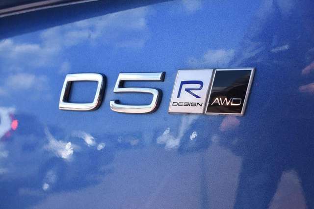 Volvo  D5 R Design*LUFT*AHK*RFK*Carbon*VOLL-LED*