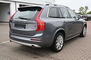 Volvo  D5 AWD Autom. Momentum*STDHZG*BLIS*RFK*AHK