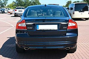 Volvo  D4 Mom*AT*ACC*NAV*SITHZ*PANO*XEN*MIETKAUF