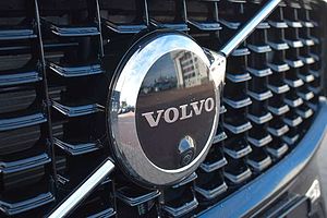 Volvo  B4 D Autom. Plus Dark*FSHZG*360°*ACC
